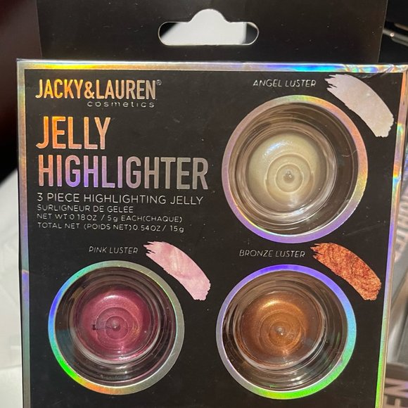 Makeup - Picture 3 of 6